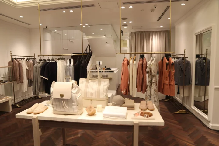 eleventy 銀座店店内