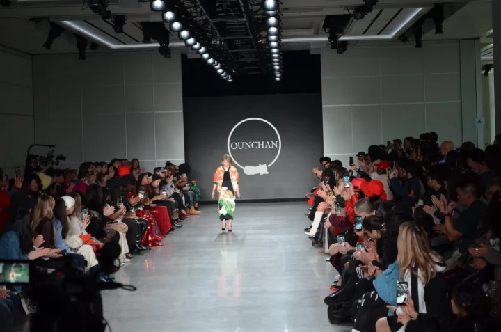 OUNCHANのランウェイ、観客の様子