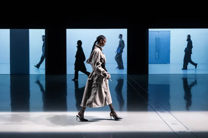 YOKEのショーの様子