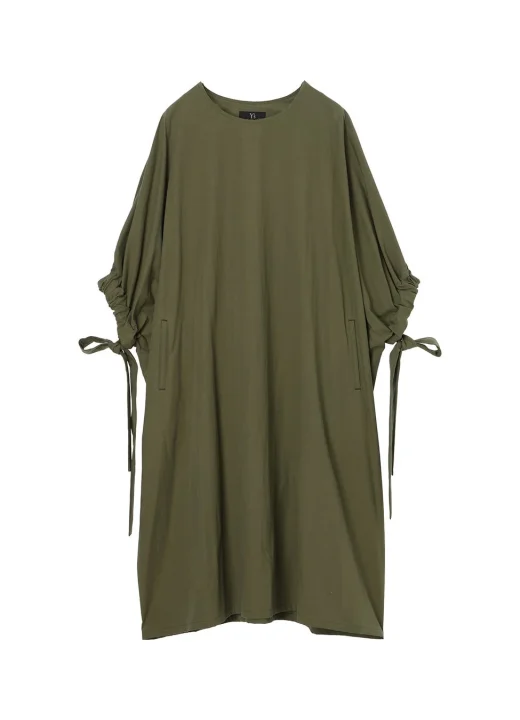 カーキ色のゆったりチュニック丈ワンピース