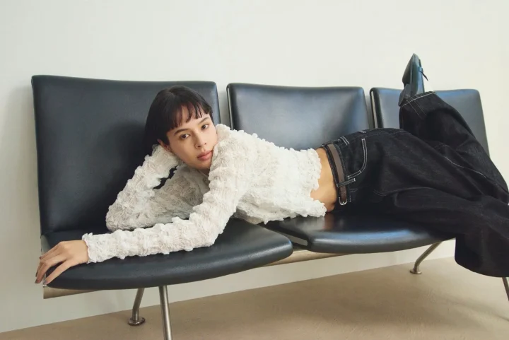 大屋夏南が着こなすMIESROHE DENIM