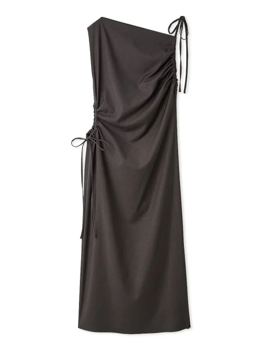 ダークグレーのワンショルダーワンピース