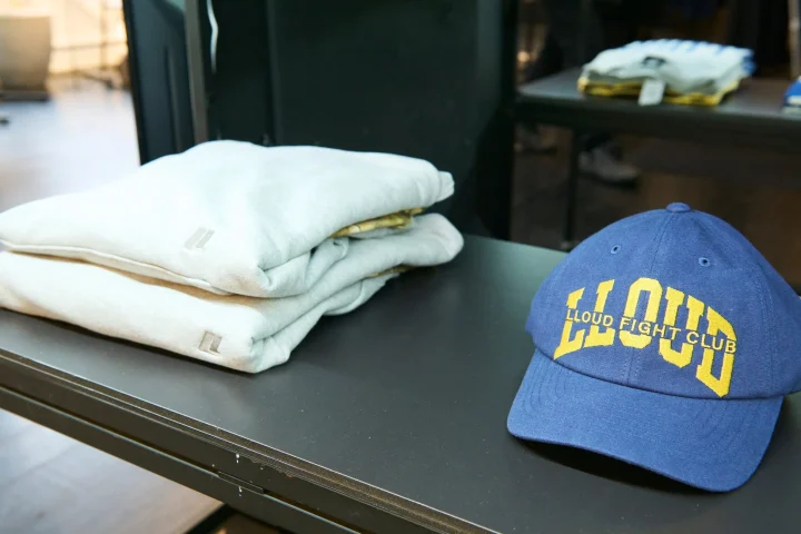 LLOUD FIGHT CLUBのキャップとスウェット