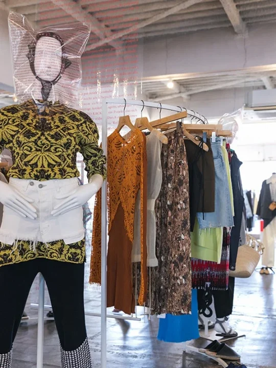 アパレル店舗のディスプレイ