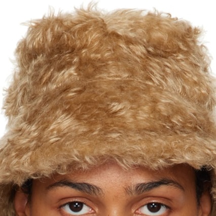 この帽子を買おうか悩んでるんだけど、どういう印象を受けたが聞かせてくれないか？