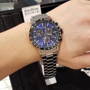 【画像】初めて腕時計買うんだけどこの腕時計のデザインとかどう思う？初心者だからわからん