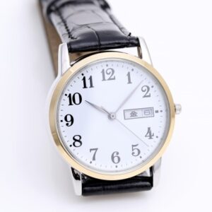 【画像】仕事用に腕時計を買おうと思ってるんだけど、どれがいい？【３択】