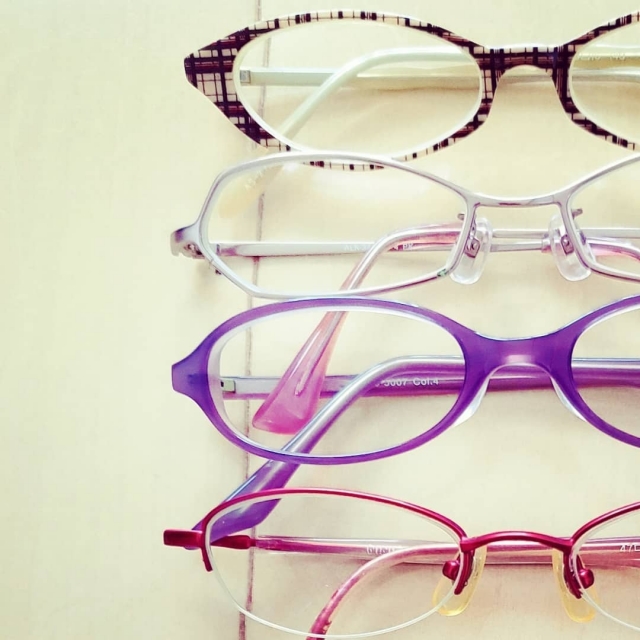 メガネって高いブランドのやつ買うべきか？？？