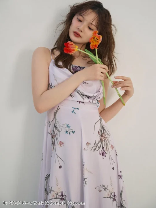 花柄薄紫色ドレス、チューリップ