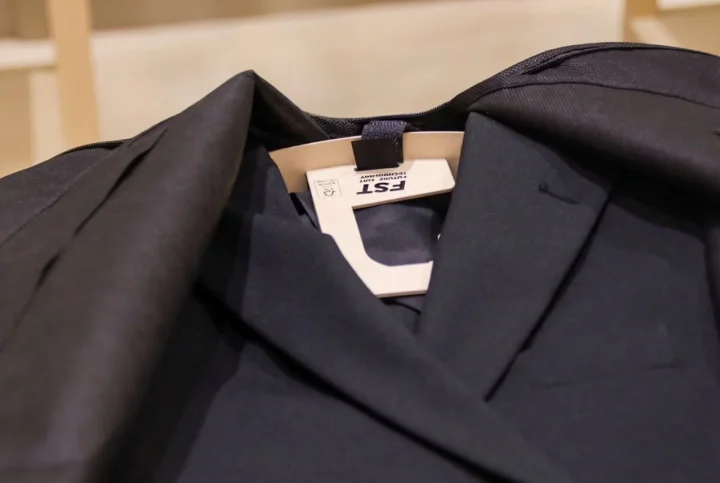 スーツとハンガー