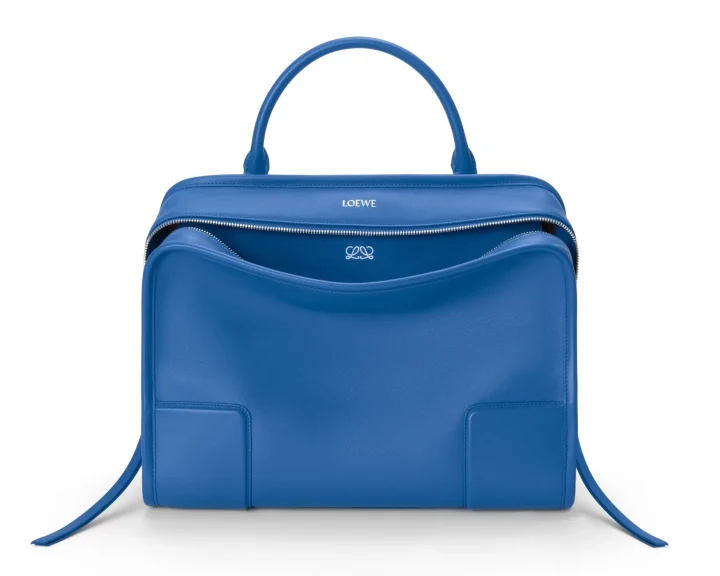 ロイヤルブルーのレザー製ハンドバッグ