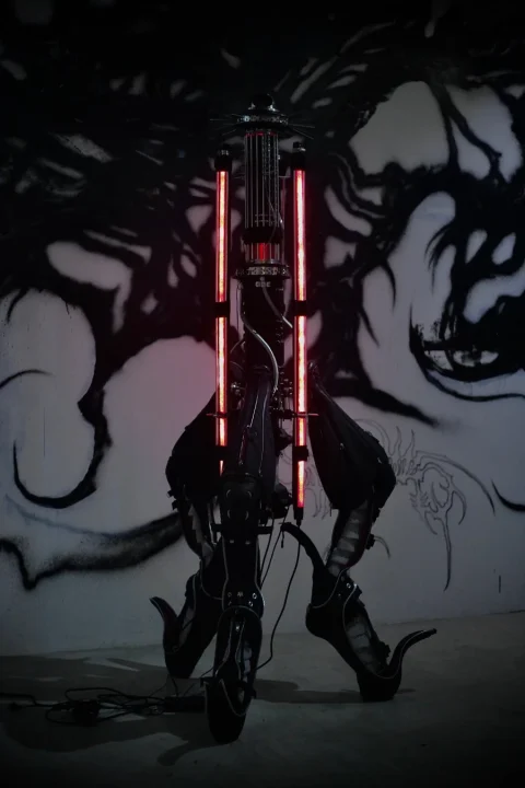 未来的な機械装置またはコスチューム