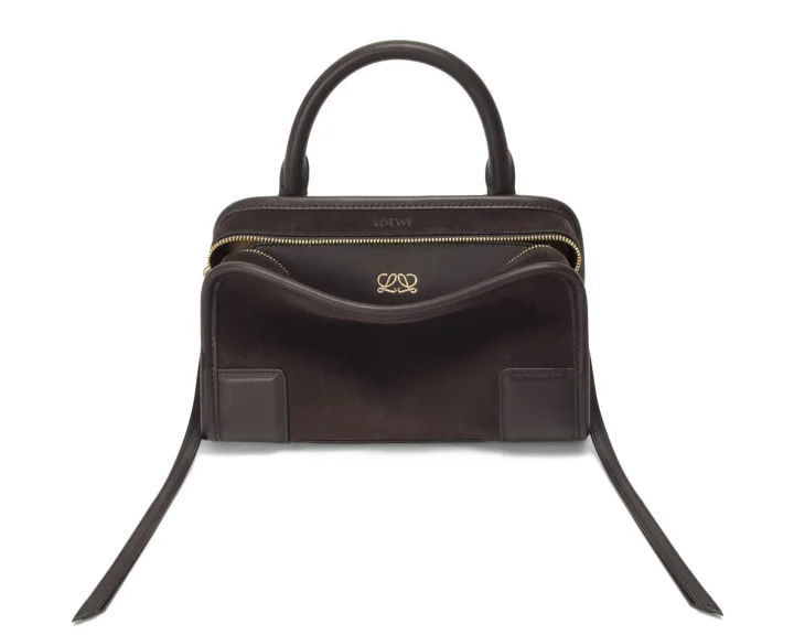 ダークブラウンのロエベのハンドバッグ