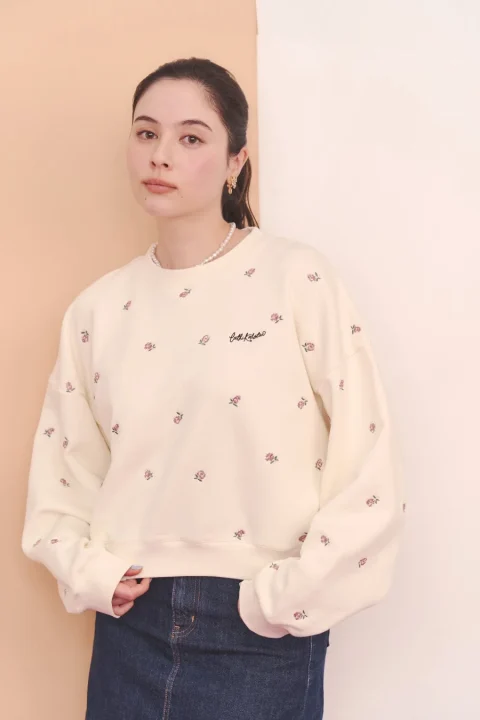 総柄刺繍スウェットトップス Rose Embroidery