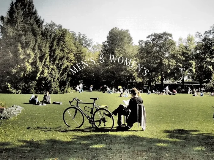 公園でくつろぐ人々