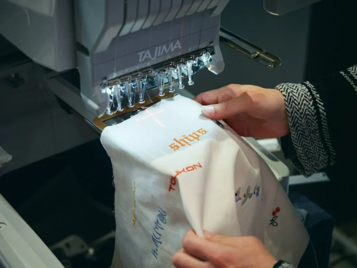 刺繍ミシンでの作業