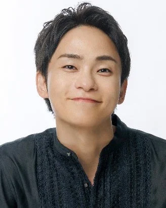 男性,日本人,ポートレート,笑顔,黒い服,白背景,人物,カジュアル