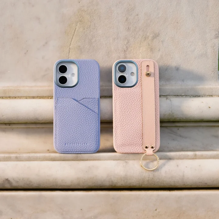 水色とピンクのiPhoneケース