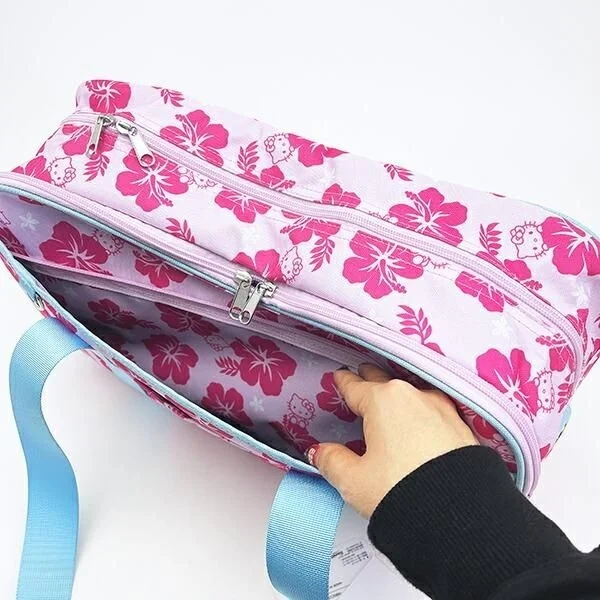 ピンクのスクールバッグ内部