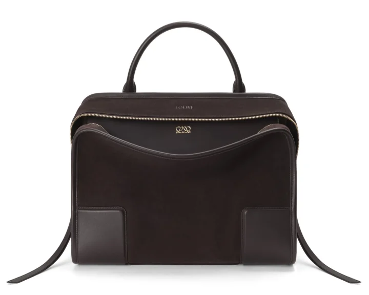 ダークブラウンのロエベのハンドバッグ