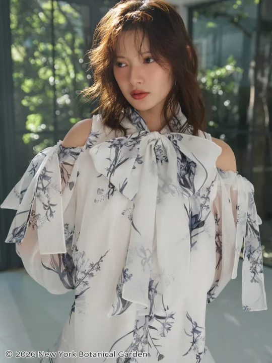 花柄オフショルダートップ、リボン