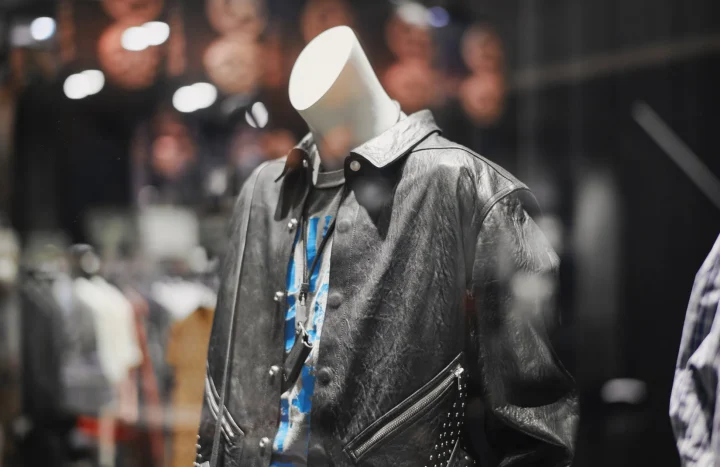 マネキンディスプレイ