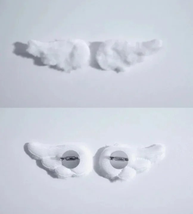 天使の羽根ブローチ