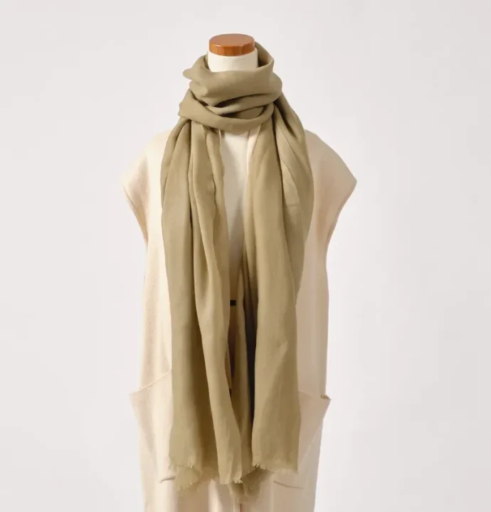 森染ショール（よもぎグリーン）