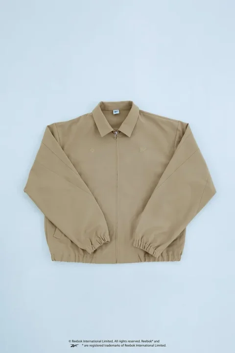 Reebok ベージュジャケット平置き