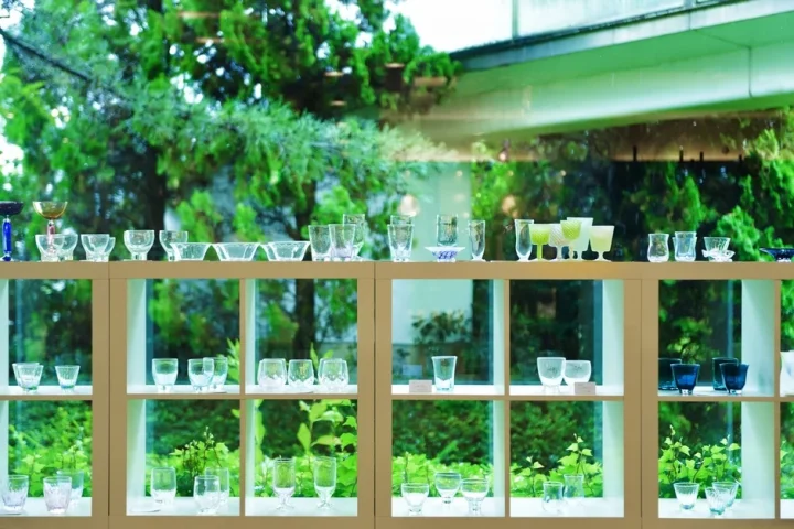 ガラス製品のディスプレイ