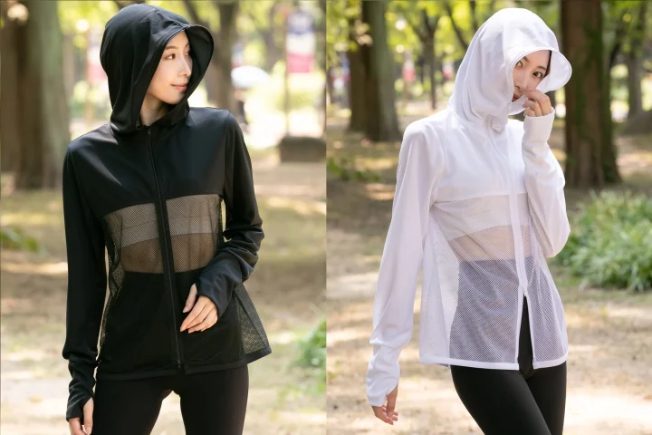 シースルーUVパーカーの着用イメージ