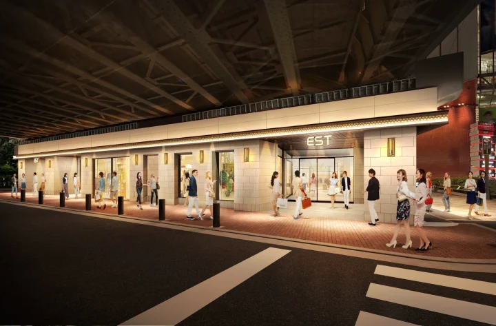 ライトアップされたエストの夜景