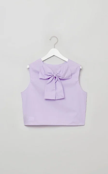 ライトパープルのノースリーブトップス