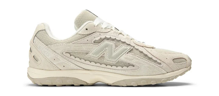 新カラーの「204L」