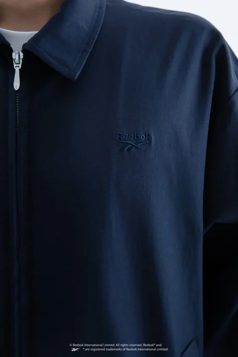 Reebok ジャケットロゴ