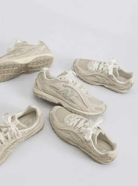 複数のニューバランススニーカー