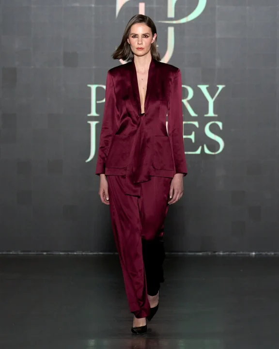 Perry Jonesのランウェイ