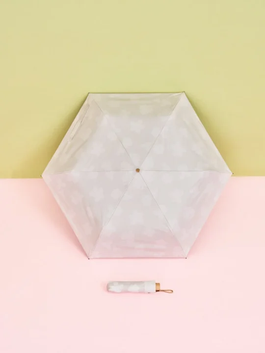 Cosme Kitchenの日傘