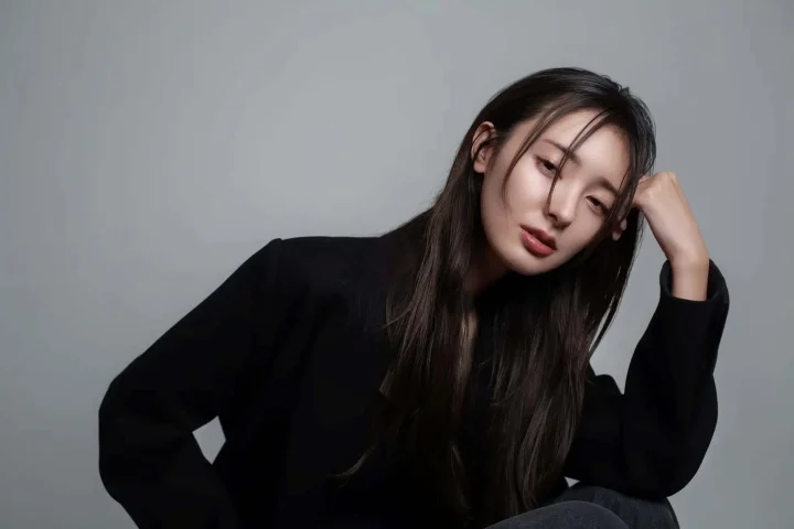 モデル宮本茉由さんのポートレート