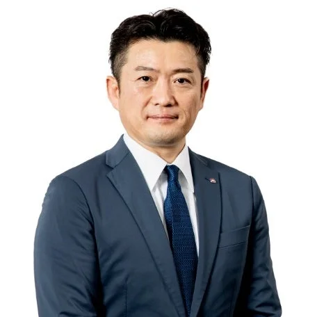 ビジネススーツとネクタイを着用した中年のアジア人男性のポートレート