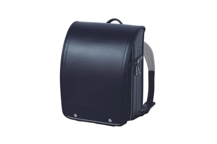 ネイビーの牛革ランドセル