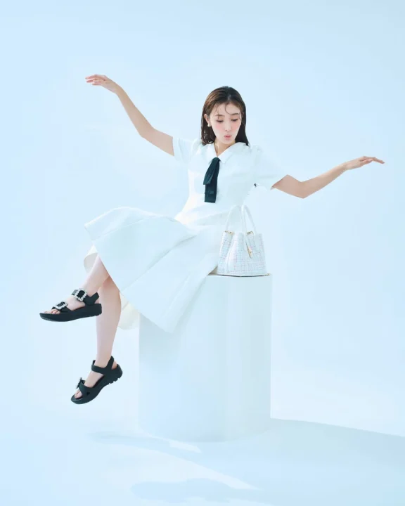 白ワンピースのコーディネート