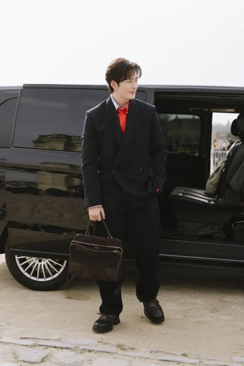 ショー会場に到着した岡田将生さん