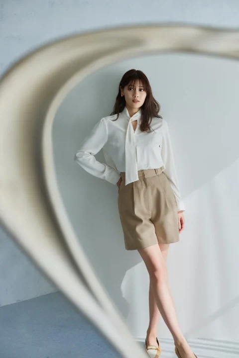Long Tie Slit Blouse & Tucked Twill Bermuda Shorts