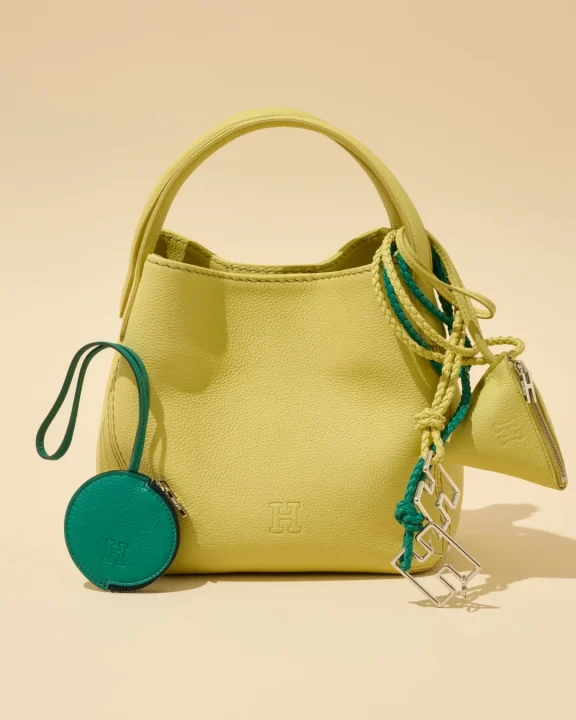 黄緑のレザーハンドバッグ