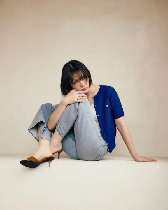 青いカーディガン