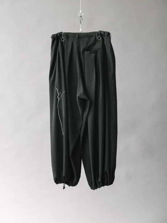 ひび割れ刺繍 バルーンパンツ