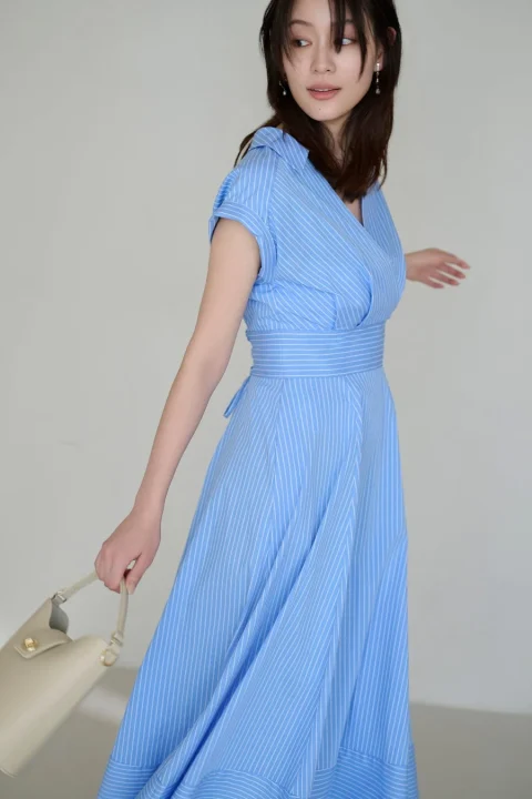 水色ストライプワンピース