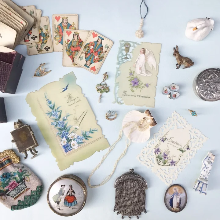 アンティーク小物フラットレイ