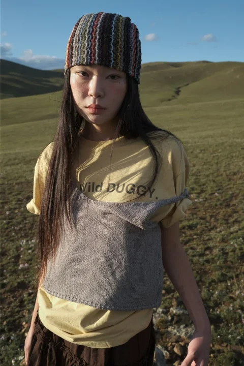 女性、ファッション、アウトドア、草原、山